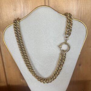 Collier épais, en maille forçat.