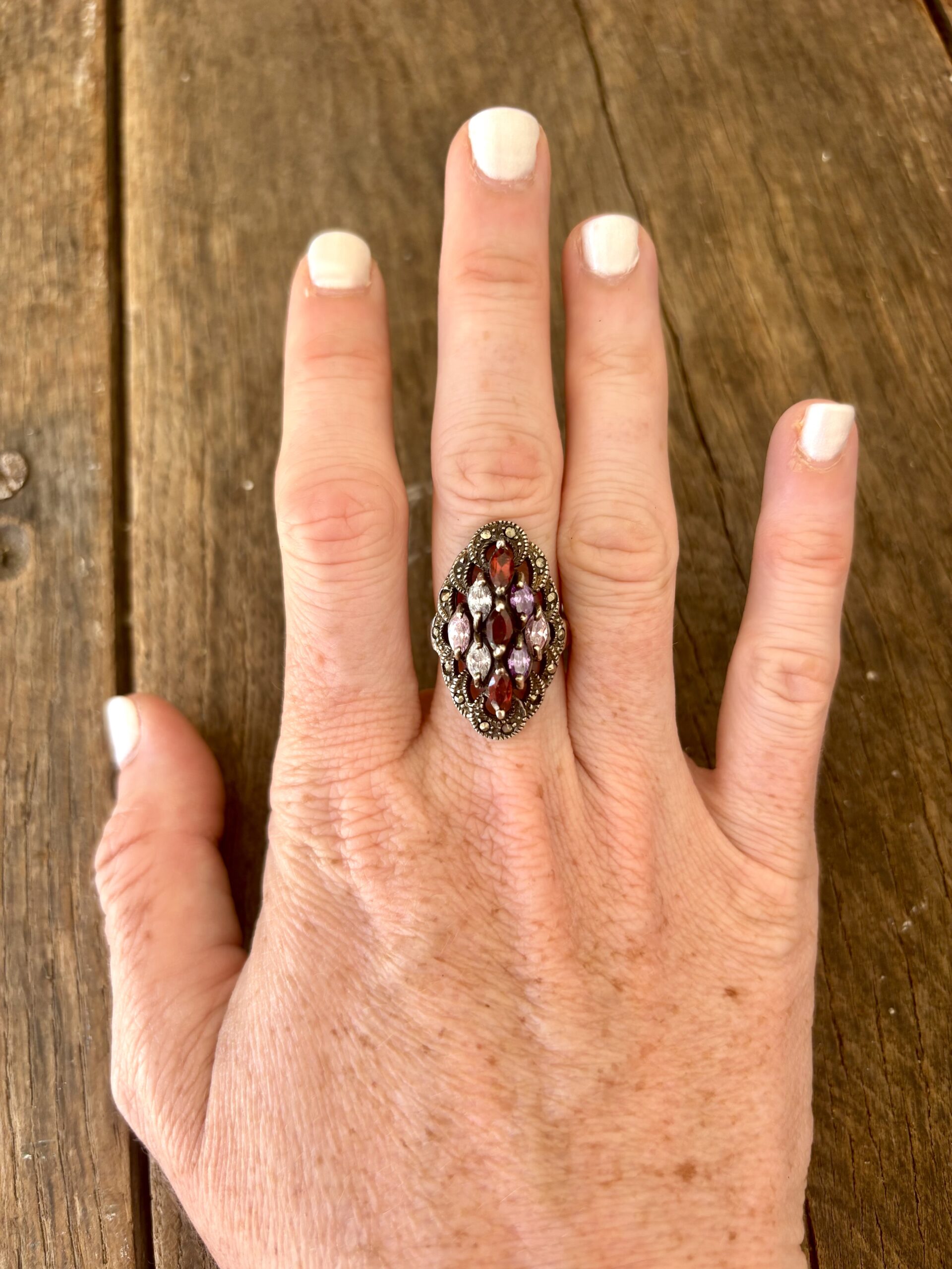 Bague art déco, grenat, améthyste et marcassites. – Image 2